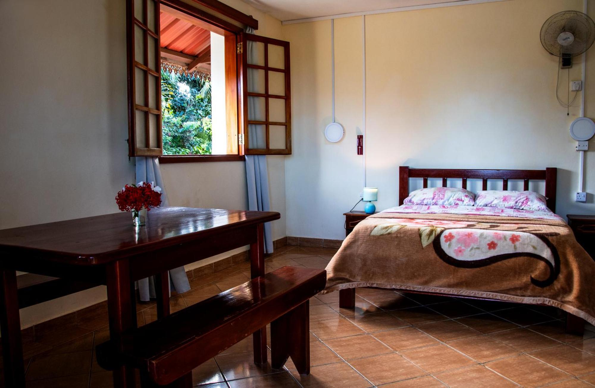 Bed and Breakfast Le Tropical Chez Jeannette Saint Gabriel Habitación foto